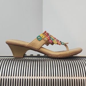 ALMOST NEW EURO SOFFT COLORFUL LEATHER ACCENT W/TAN BASE THONG SANDALS. SIZE 9